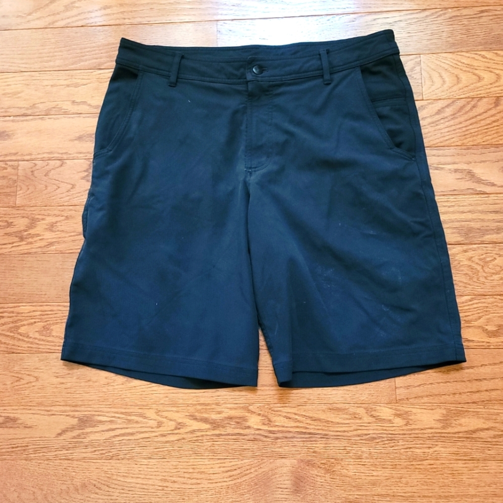 Lululemon Mens Black Shorts Size 38